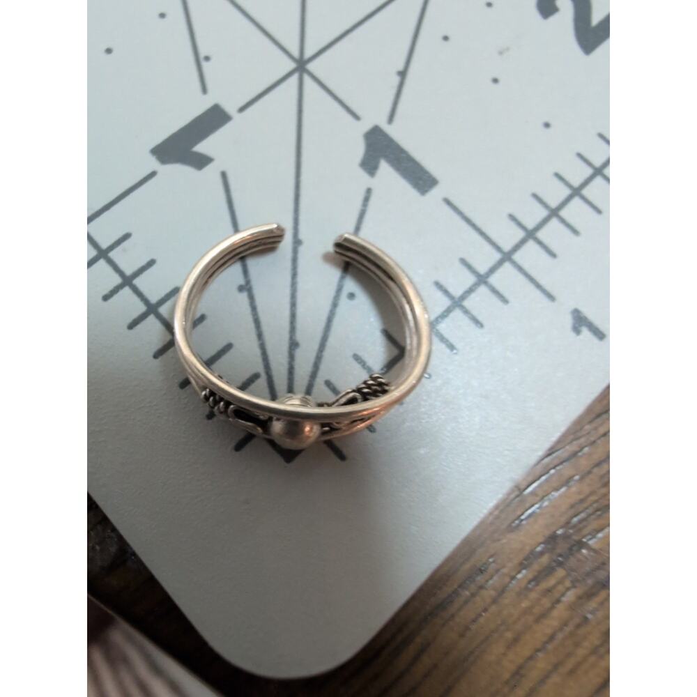 Adjustable 925 Sterling Silver Scroll Middle Ball Toe Ring - Picture 6 of 9